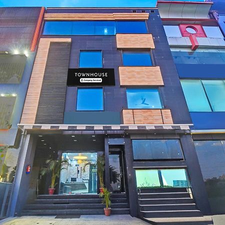 Super Townhouse Amrapali Circle Formerly Hotel Aqua Джайпур Екстериор снимка