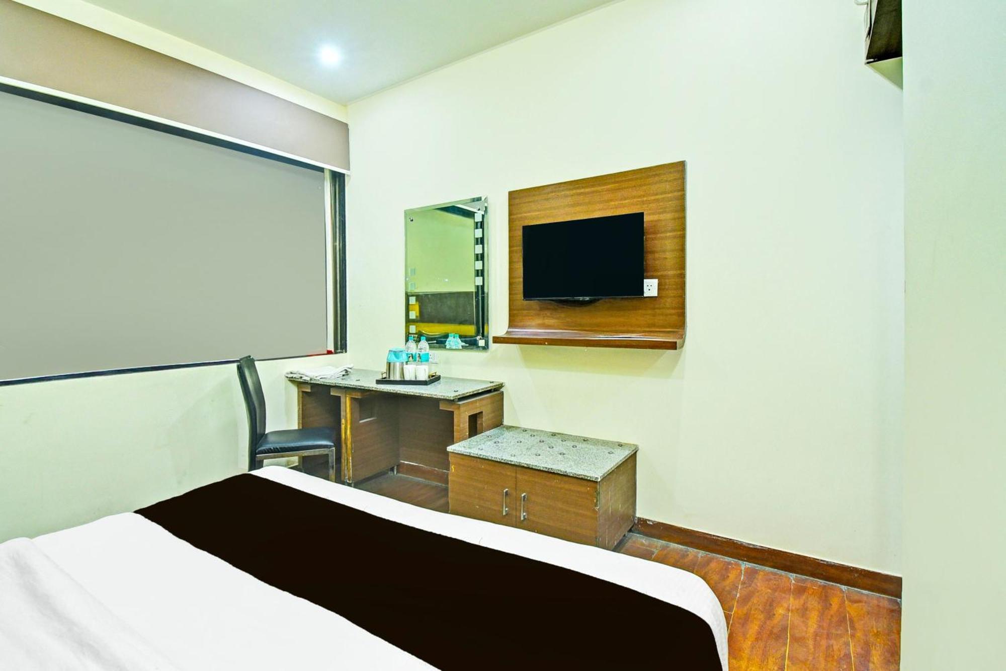 Super Townhouse Amrapali Circle Formerly Hotel Aqua Джайпур Екстериор снимка