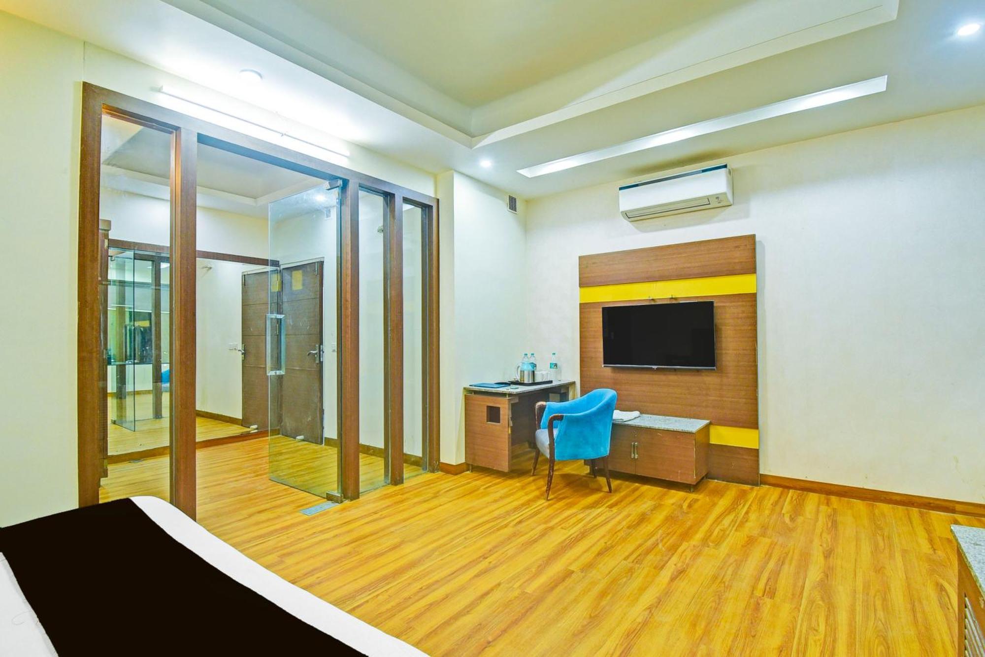 Super Townhouse Amrapali Circle Formerly Hotel Aqua Джайпур Екстериор снимка