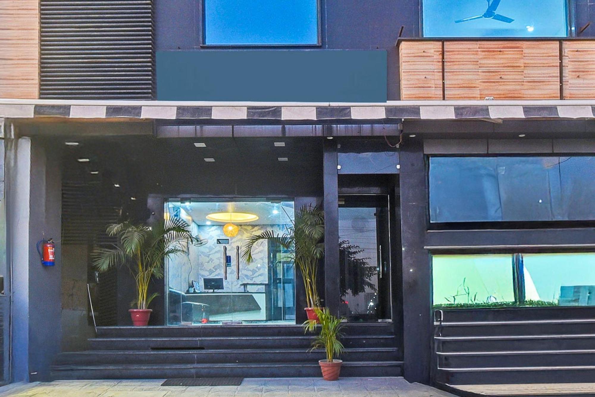 Super Townhouse Amrapali Circle Formerly Hotel Aqua Джайпур Екстериор снимка