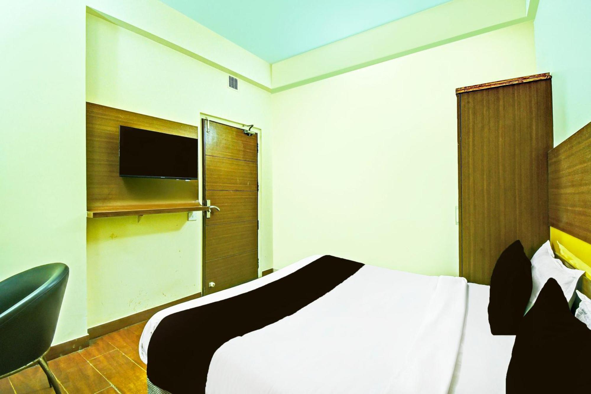 Super Townhouse Amrapali Circle Formerly Hotel Aqua Джайпур Екстериор снимка
