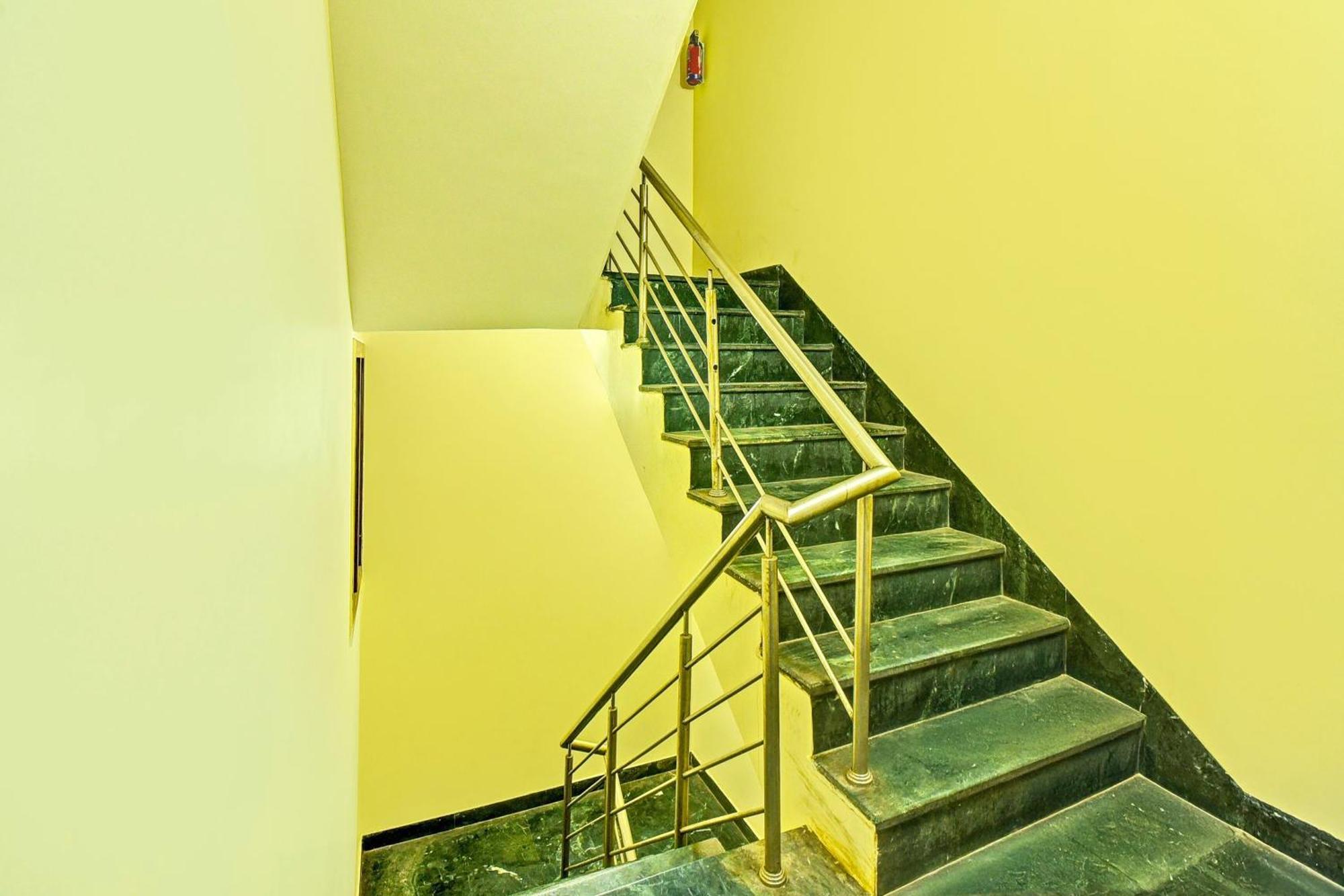 Super Townhouse Amrapali Circle Formerly Hotel Aqua Джайпур Екстериор снимка