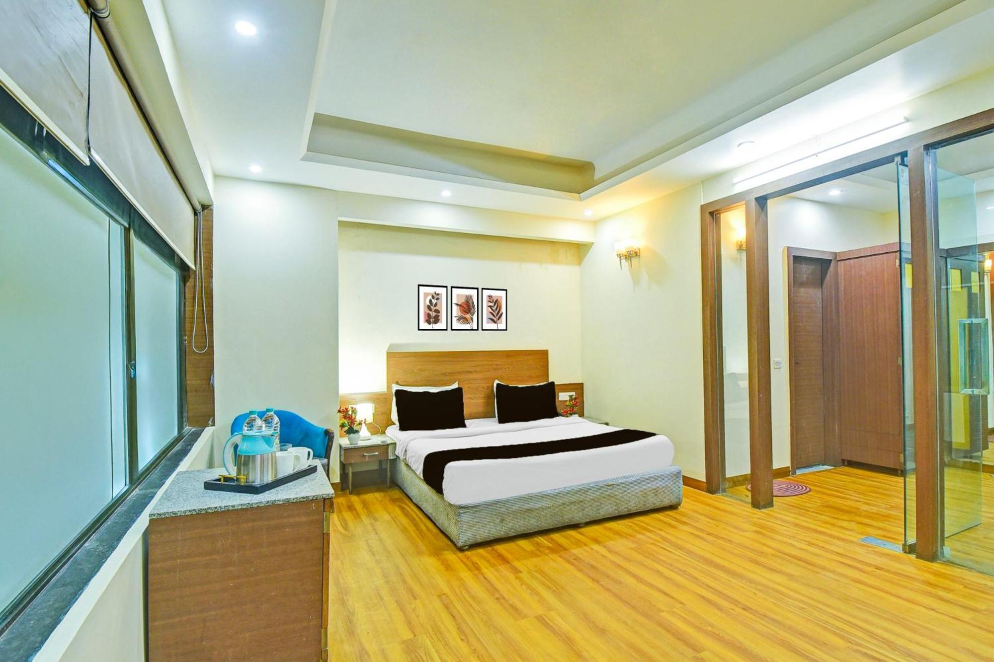 Super Townhouse Amrapali Circle Formerly Hotel Aqua Джайпур Екстериор снимка