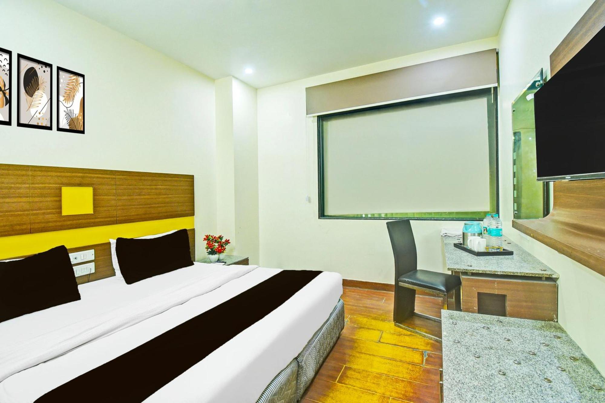Super Townhouse Amrapali Circle Formerly Hotel Aqua Джайпур Екстериор снимка
