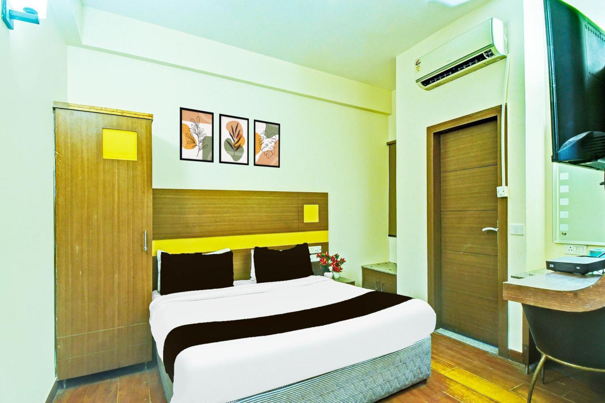 Super Townhouse Amrapali Circle Formerly Hotel Aqua Джайпур Екстериор снимка